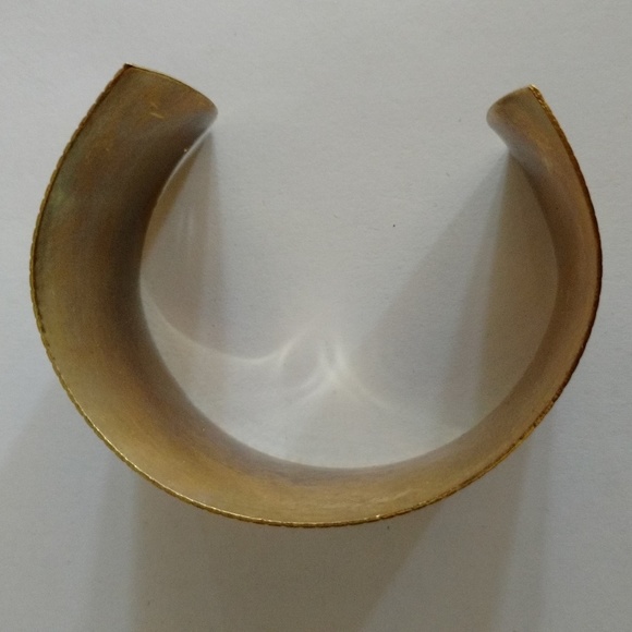 GOLD CUFF BRACELET - BRAND NEW, NEVER WORN!! - Picture 2 of 3